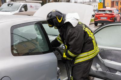 INCENDIO AUTO A METANO VIALE PO