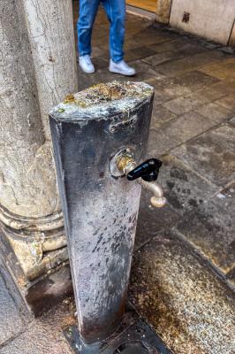 FONTANELLA ACQUA PIAZZA TRENTO TRIESTE