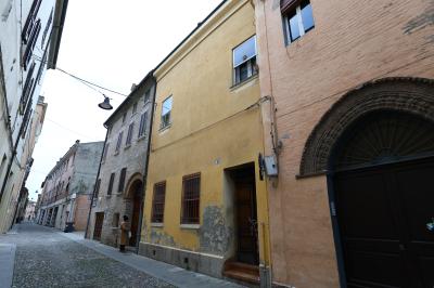 CASA ABBANDONATA VIA GUSMARIA FERRARA