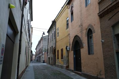 CASA ABBANDONATA VIA GUSMARIA FERRARA