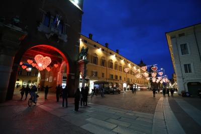 LUMINARIE SAN VALENTINO CENTRO STORICO