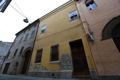 CASA ABBANDONATA VIA GUSMARIA FERRARA